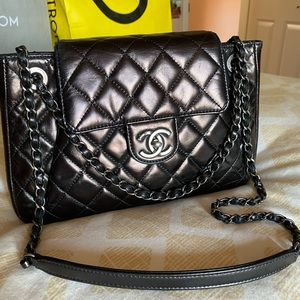 ✨SOLD✨✨Chanel calfskin quilted black flap bag